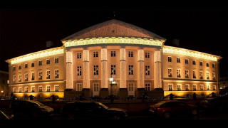 Large building lit dome night - rembrandt free wallpaper