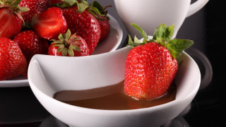 Chocolate pudding strawberries coffee spoon - strawberry free wallpaper for desktop