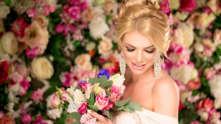 Woman white dress flower bouquet - a bouquet of flowers in front free wallpaper