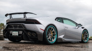 Silver sports car blue rim - a black roof free wallpaper