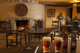 Table beers book fireplace chairs - a fireplace free wallpaper
