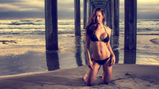 Woman beach bikini pier ocean - wave free wallpaper