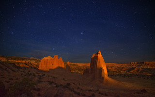Desert starry sky rocks night - a few rock free wallpaper