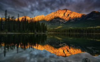 Mountain reflection lake sunset forest - bob thompson free wallpaper for desktop