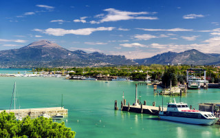Harbor boats mountains blue sky 2 - correggio free wallpaper