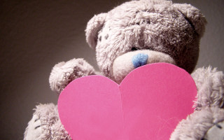 Teddy bear love heart pink - a teddy bear holding free wallpaper