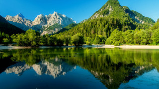 Mountain lake reflection forest landscape - a clear blue sky free wallpaper for desktop