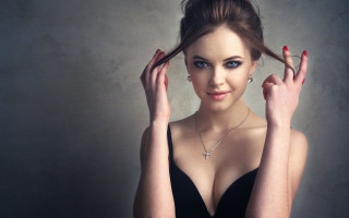 Woman black dress necklace hair - eye free wallpaper for desktop