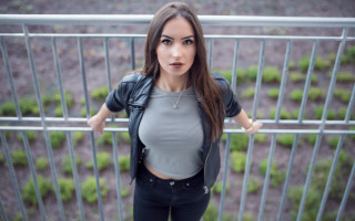 Woman fence serious model denim - adrienn henczné deák free wallpaper