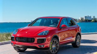 Red porsche cayenne water city - private press free wallpaper