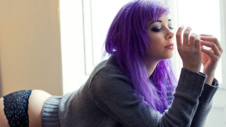 Purple hair gothic couch woman - purple hair free wallpaper