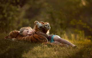 Girl stuffed tiger dreamy nature - a storybook illustration free wallpaper