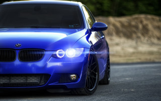 Blue car headlights black hood - a black hood free wallpaper