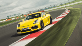 Yellow sports car track cloud - a yellow sports car free wallpaper