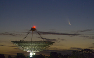 Large satellite dish red light - cosmo alexander free wallpaper