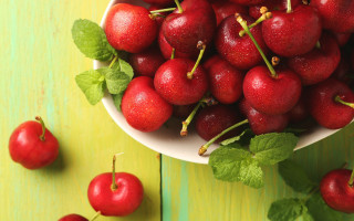 Cherry berry fruit dessert food - a green leaf free wallpaper