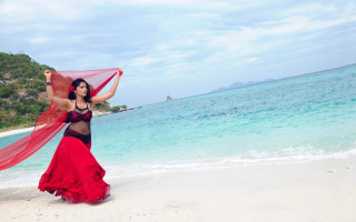Woman red dress beach scarf - ella guru free wallpaper