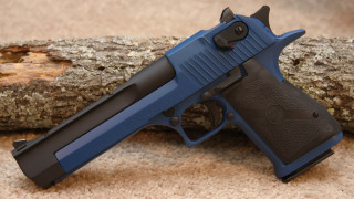 Blue black gun wood log - cobra free wallpaper