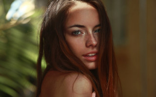 Eszter mattioni green plant portrait - free portrait wallpaper for desktop