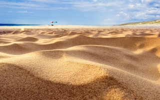 Sandy beach blue sky walking - a sandy beach free wallpaper