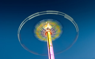 Spinning object blue sky white - futurism free wallpaper for desktop