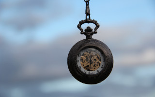 Black pocket watch chain sky - the front free wallpaper for desktop