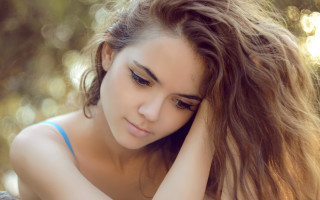 Araceli gilbert portrait long hair - head and shoulders portrait free wallpaper for desktop