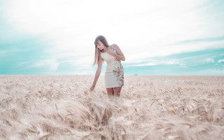 Woman wheat field cellphone sky - fashion photography free wallpaper