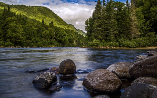 Hudson river rocks mountain clouds - the water and a mountain in the background free wallpaper