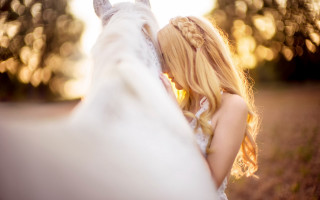 Woman white dress hugging white - andor basch free wallpaper