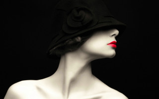 Mannequin black hat red lip - art deco free wallpaper