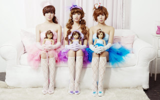 Three women dolls pastel pop - pastel color free wallpaper