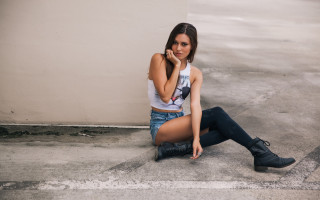 Aramenta dianthe vail grunge beach - her cheek free wallpaper