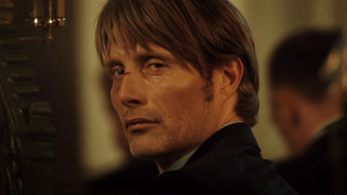 Man suit serious look distance - his face and shoulders free wallpaper for desktop