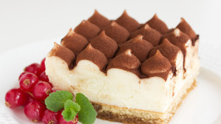 Cake chocolate white frosting berry - chocolate free wallpaper