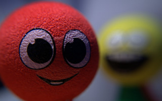 Red ball yellow green black - a green ball free wallpaper