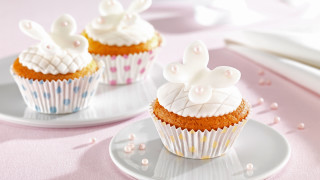 Cupcakes plate napkin pastel blurry - pastel free wallpaper