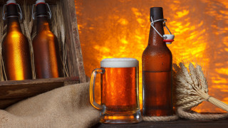 Beer glass bottle wheat sack - product photography free wallpaper