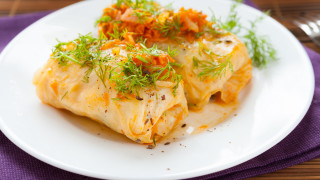 White plate food purple napkin - a piece of food free wallpaper