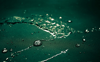 Green water drops rain underwater - water drop free wallpaper