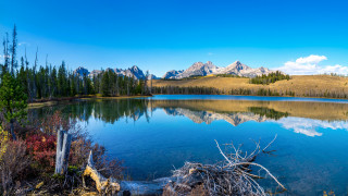 Lake mountains trees blue sky 15 - mountain and trees free wallpaper