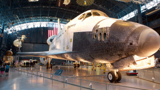 Space shuttle museum display people - a space shuttle free wallpaper for desktop