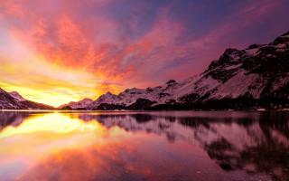 Mountain reflection sunset colorful sky - a colorful sky above free wallpaper