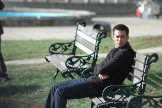 Man sitting bench park arms - his leg free wallpaper