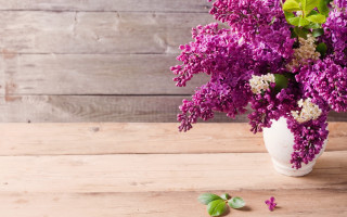 Vase purple flowers wooden table 2 - a planter free wallpaper