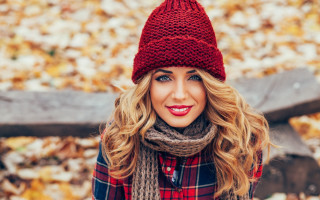 Woman red hat scarf autumn - a red hat and scarf free wallpaper