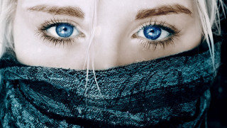 Woman blueeyes scarf serious portrait - dirk crabeth free wallpaper
