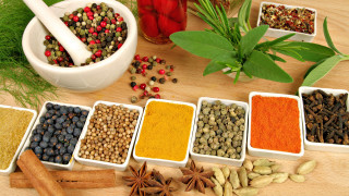 Spices herbs bowls mortar food 2 - the middle free wallpaper