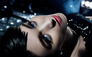 Woman blueeyes redlipstick chain artdeco - red lipstick free wallpaper