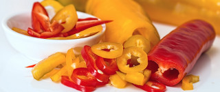 Hot dog peppers plate yellow - a plate free wallpaper